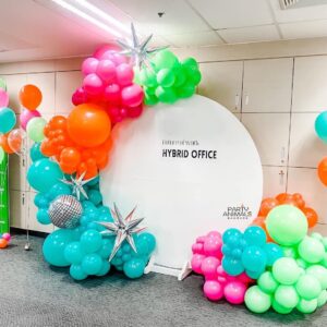 แบคดรอปลูกโป่ง ฉากลูกโป่ง Corporate Events Balloon Backdrop - Welcome Back to the Office - Pink & Green