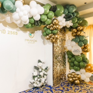แบคดรอปลูกโป่ง ฉากลูกโป่ง Corporate Events Balloon Backdrop - Green & Gold